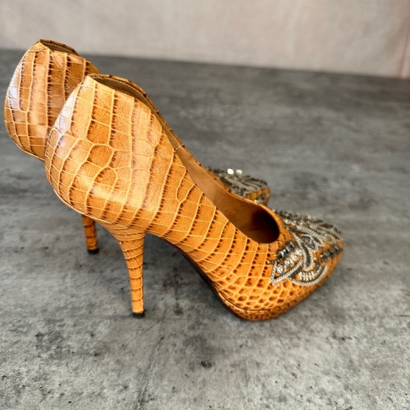 39.5 or 9 shoes. Dries Van Noten heels - Picture 3 of 10